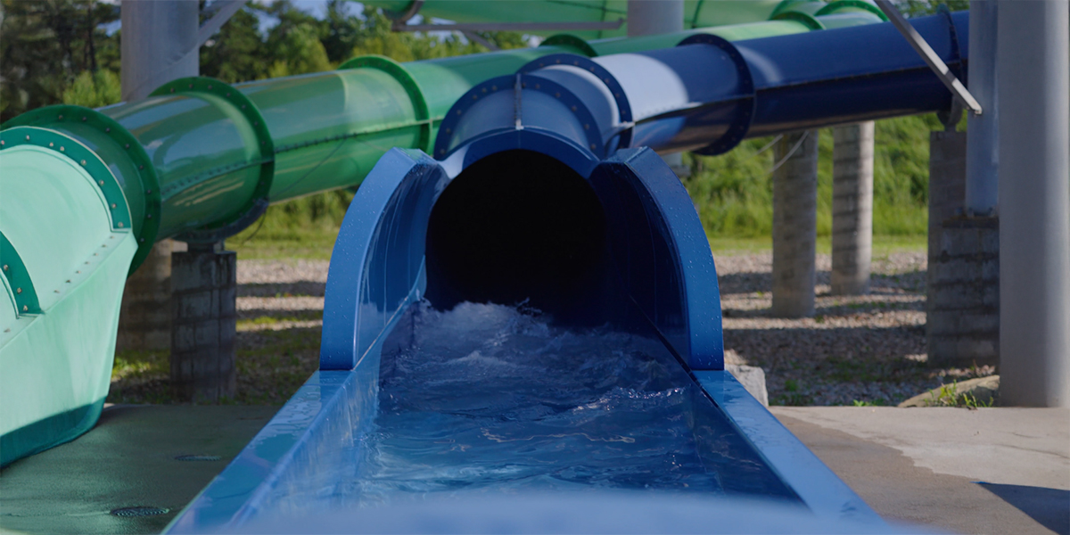 twist-&-shout Splash pool with water slides