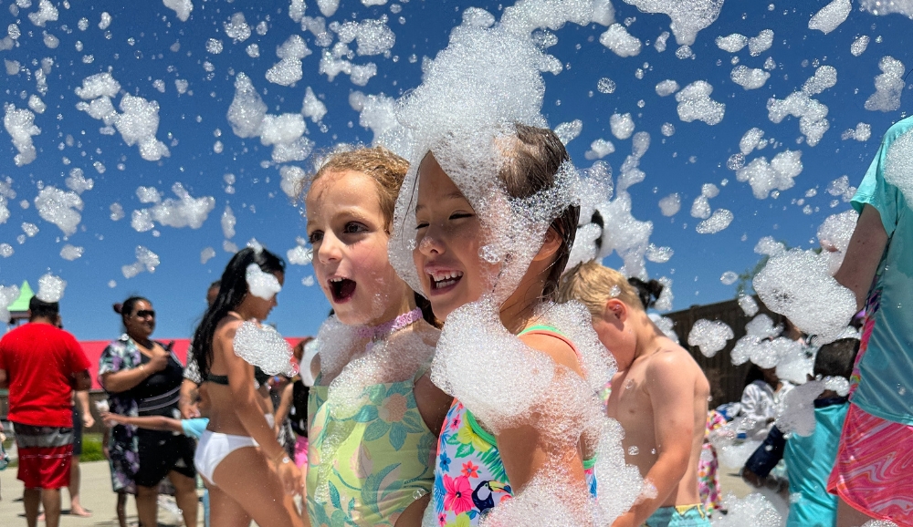 WnWT-Bubble-Parties-Thumbnail Boys at foam party